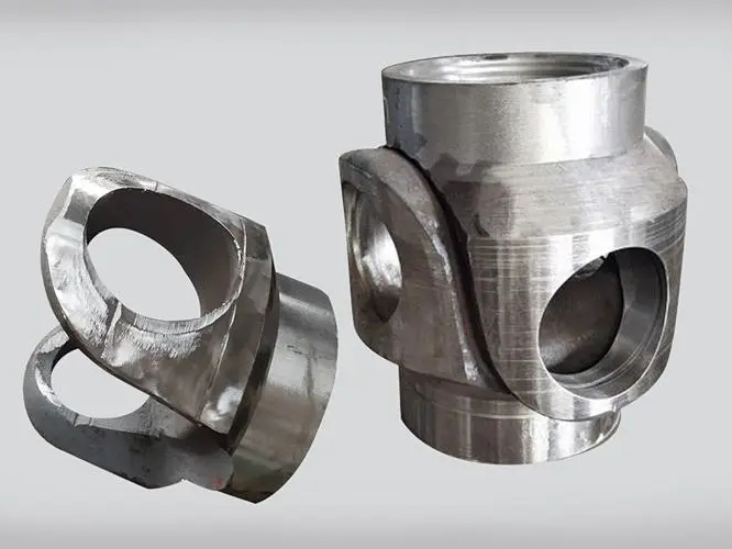  今天铸钢件厂家来讲解铸钢件的后期清理需要注意的事项